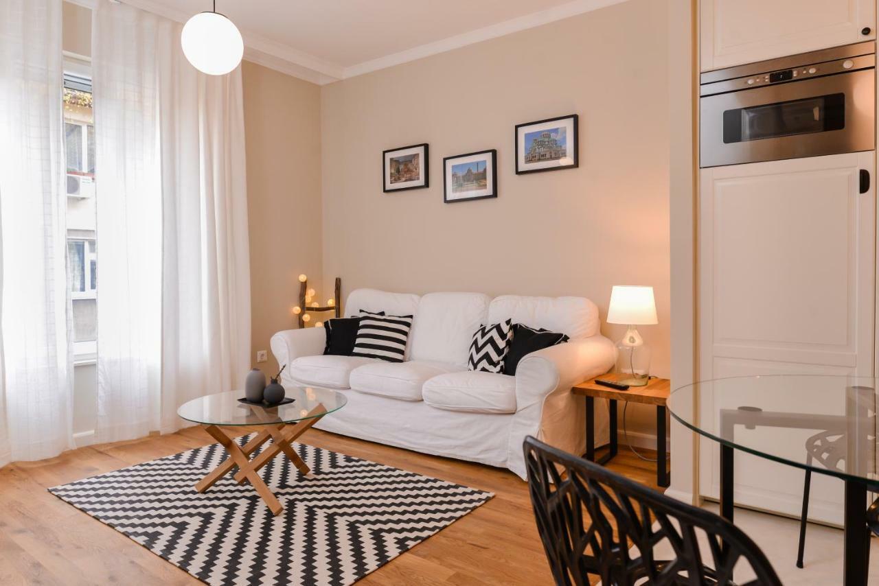 Cо́Coellie - Aesthetic 2Bd Apt Near National Palace By Flat Mаnager Szófia Kültér fotó