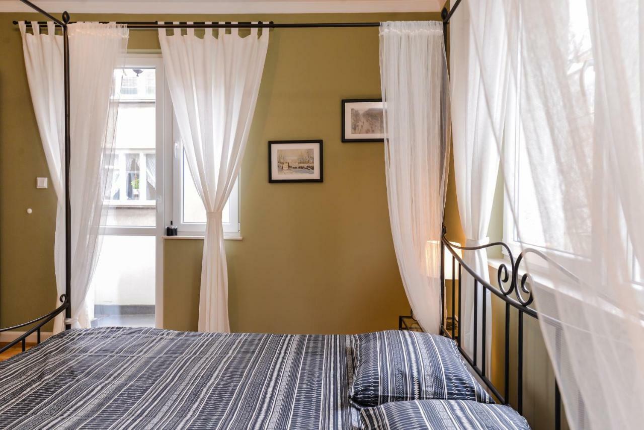 Cо́Coellie - Aesthetic 2Bd Apt Near National Palace By Flat Mаnager Szófia Kültér fotó