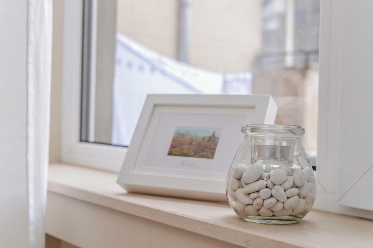 Cо́Coellie - Aesthetic 2Bd Apt Near National Palace By Flat Mаnager Szófia Kültér fotó